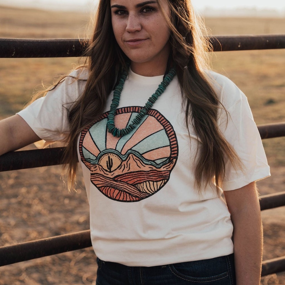 Desert dreamin graphic tee